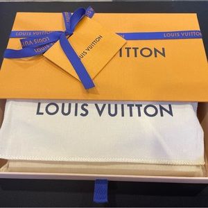 Meet your Posher, Phoebe